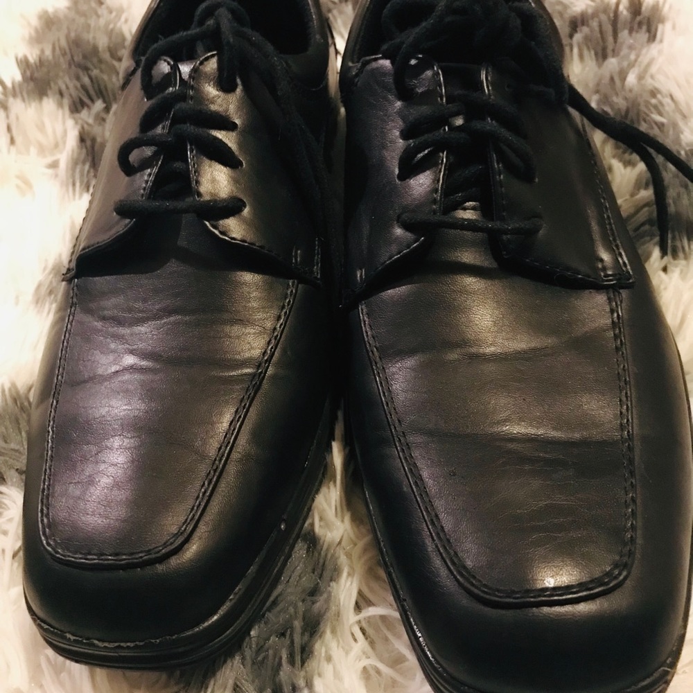 Casual black shoes